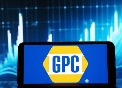 Is Genuine Parts Underperforming the Nasdaq?